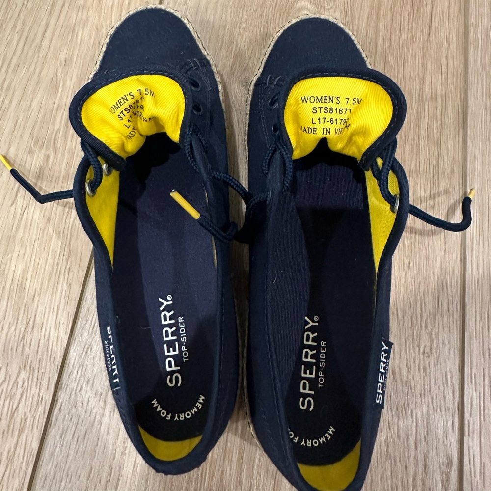 Sperry Shoes - Picture 6 of 6